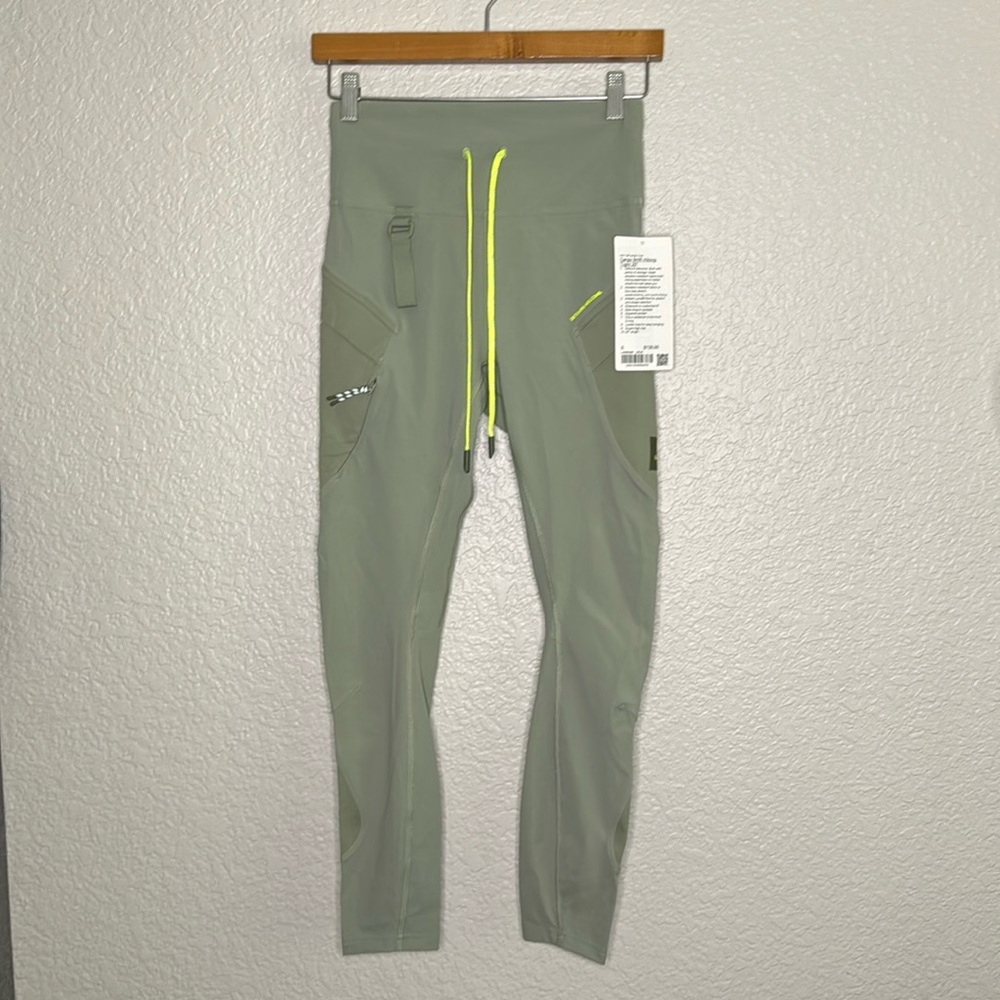 Lululemon Athletica Cargo Super-High-Rise Hiking Tight 25" Size: 6 Color: Green